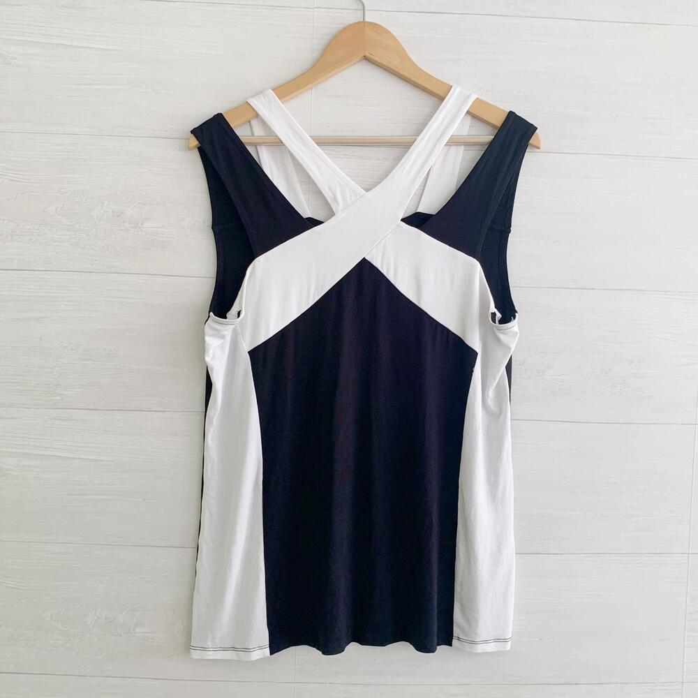 *flaw NWT i.n.c. International Concepts Black & white soft stretch rayon top, L
